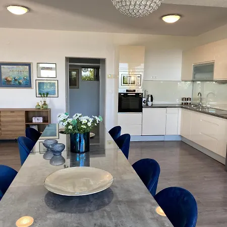 Meri * ماكارسكا