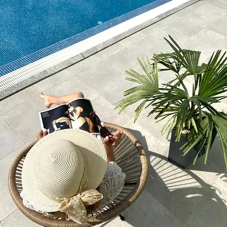 Meri Villa